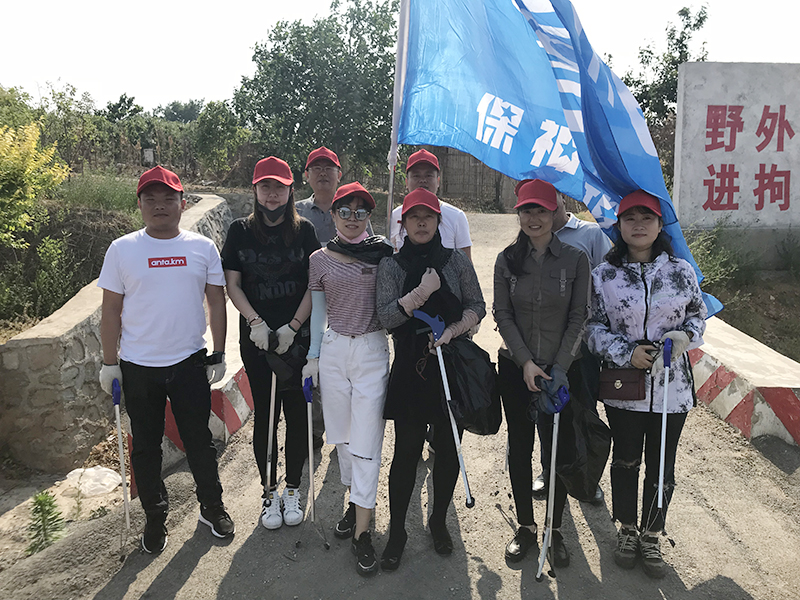 創(chuàng)建衛(wèi)生城市，清潔路域環(huán)境